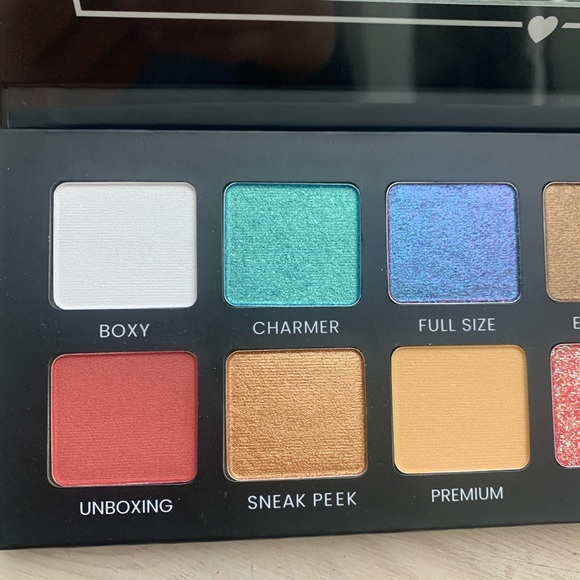 Boxy Charm Eye Shadow Palette - Picture 2 of 4